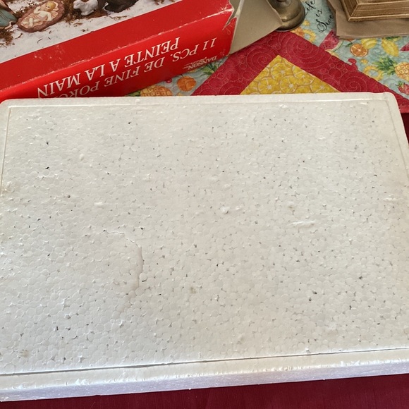 DANSON VINTAGE NATIVITY SET (fine porcelain) - Picture 8 of 8